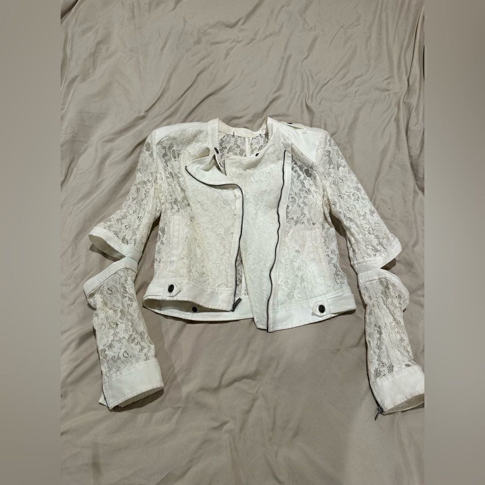 BCBG MAXAZRIA WOMENS LACE JACKET SIZE S WHITE